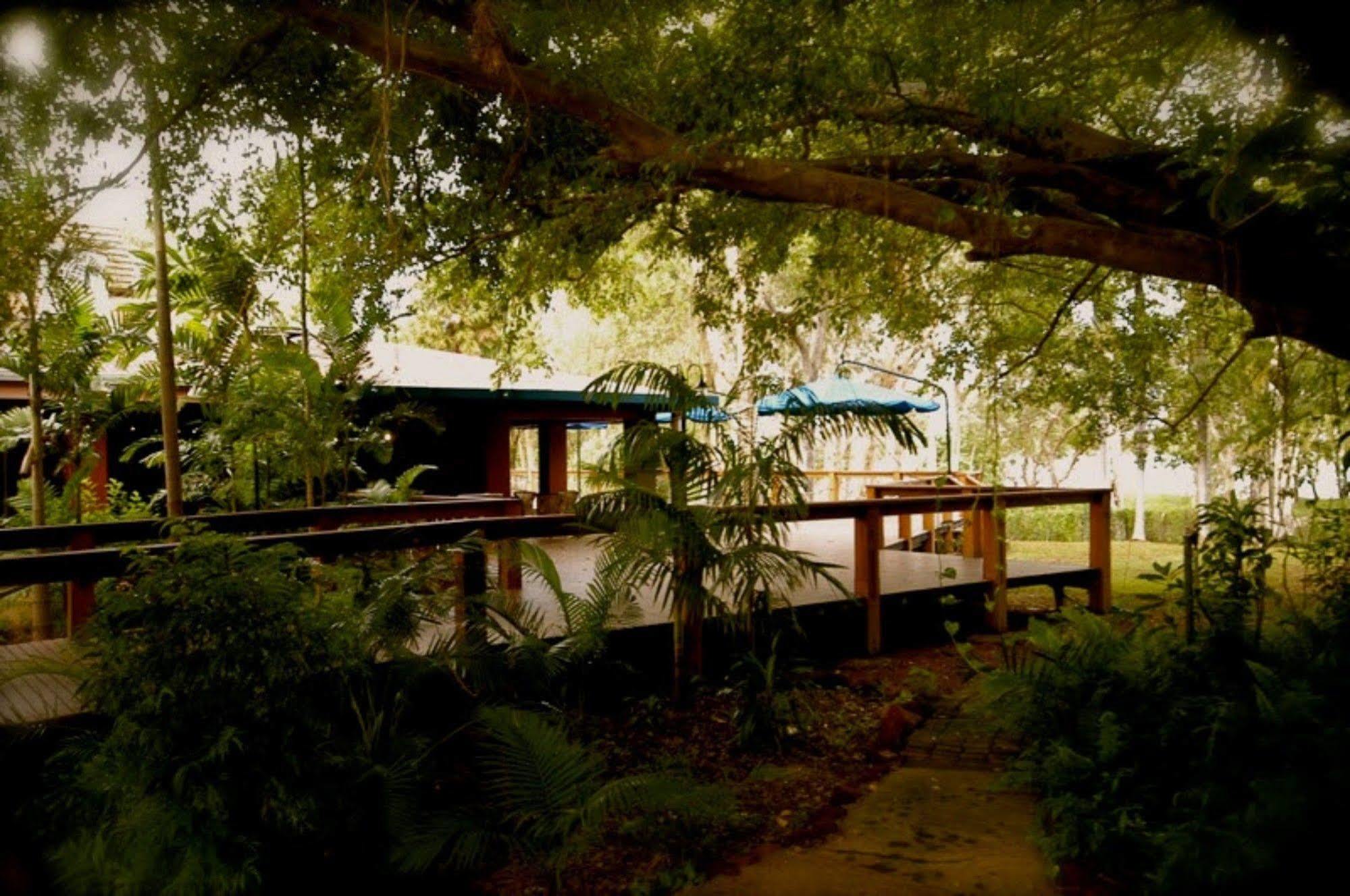 Albatross Bay Resort Weipa Exterior foto